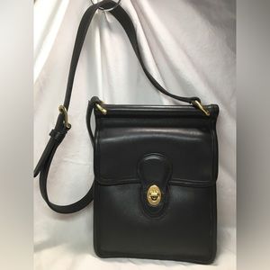 Coach - black leather Murphy purse
